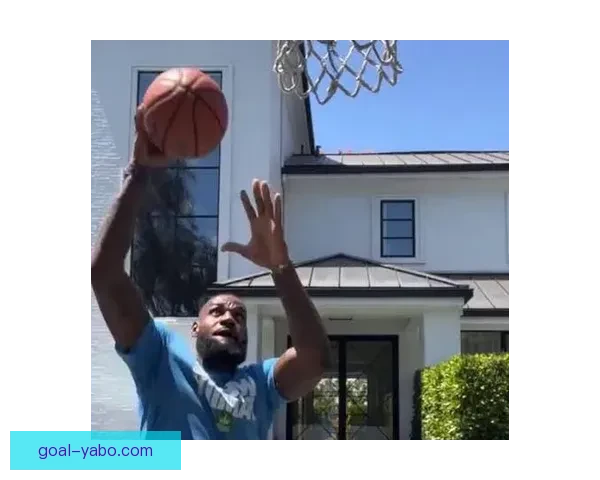 布朗尼讲述与父亲单挑赢得胜利导致家中篮板破裂的趣事